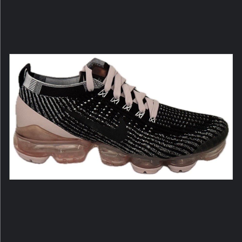 Nike Air Flyknit VaporMax Sneaker - Black & Blush Pink